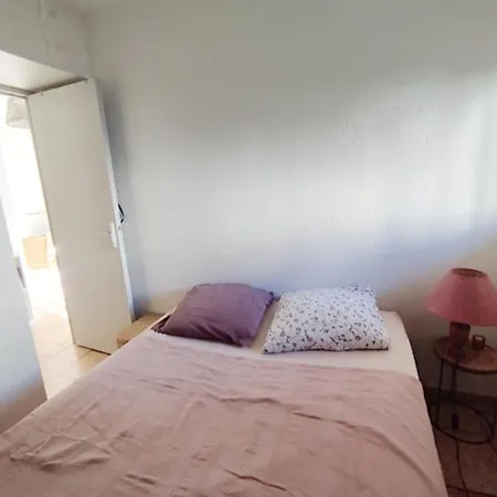 T2 Rez-de-jardin Proche - 3/4 Pers - - Fr-1-795-74 * Narbona