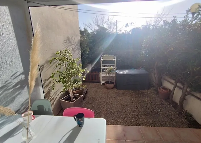 T2 Rez-de-jardin Proche - 3/4 Pers - - Fr-1-795-74 *